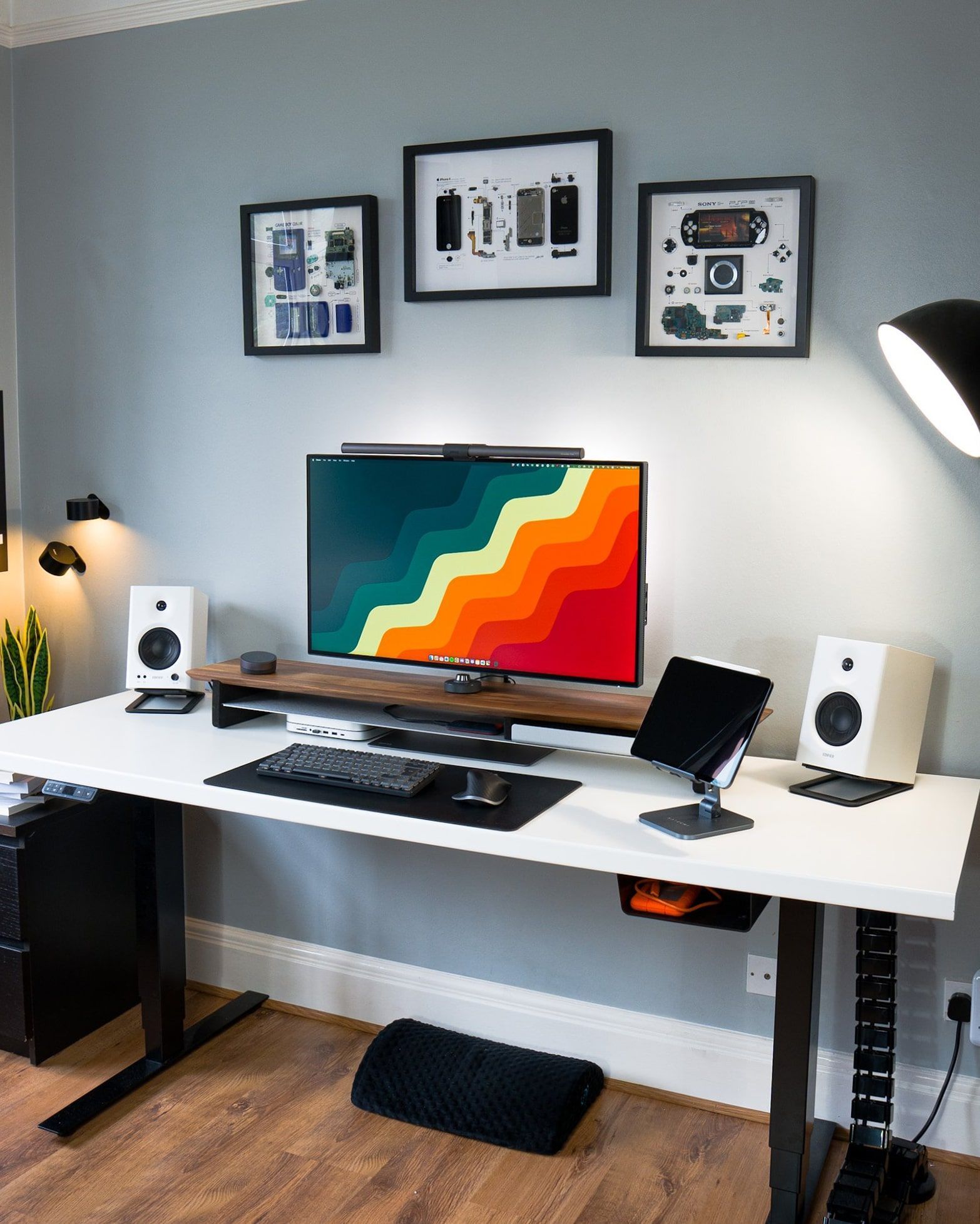 Setup bàn làm việc phong cách đơn giản