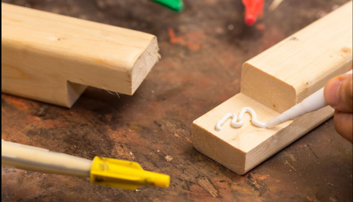 nên dùng keo dán gỗ hay mộng gỗ