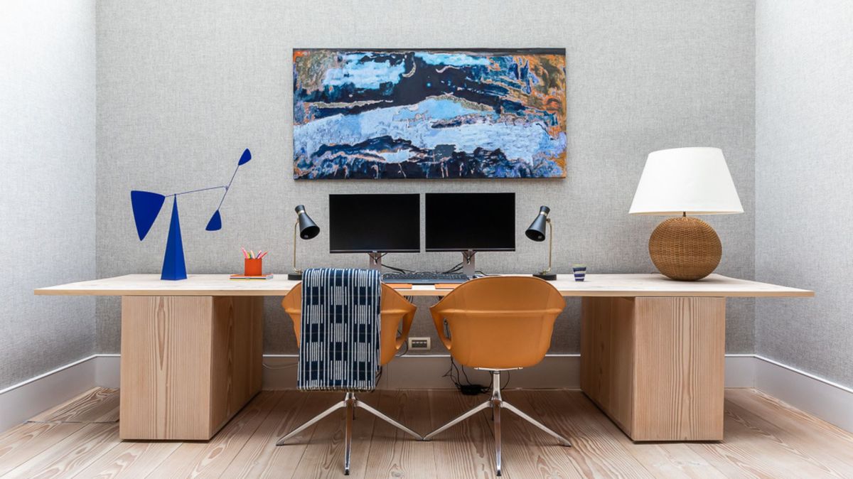 desk facing wall vs open space